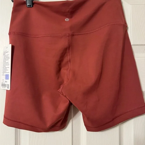 Lululemon Wunder Train Shorts 6” - Picture 2 of 2